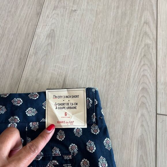 Gap Khakis City 3 Inch Shorts Womens Size 6 Navy Paisley Print Mid Rise Twill - Picture 7 of 8